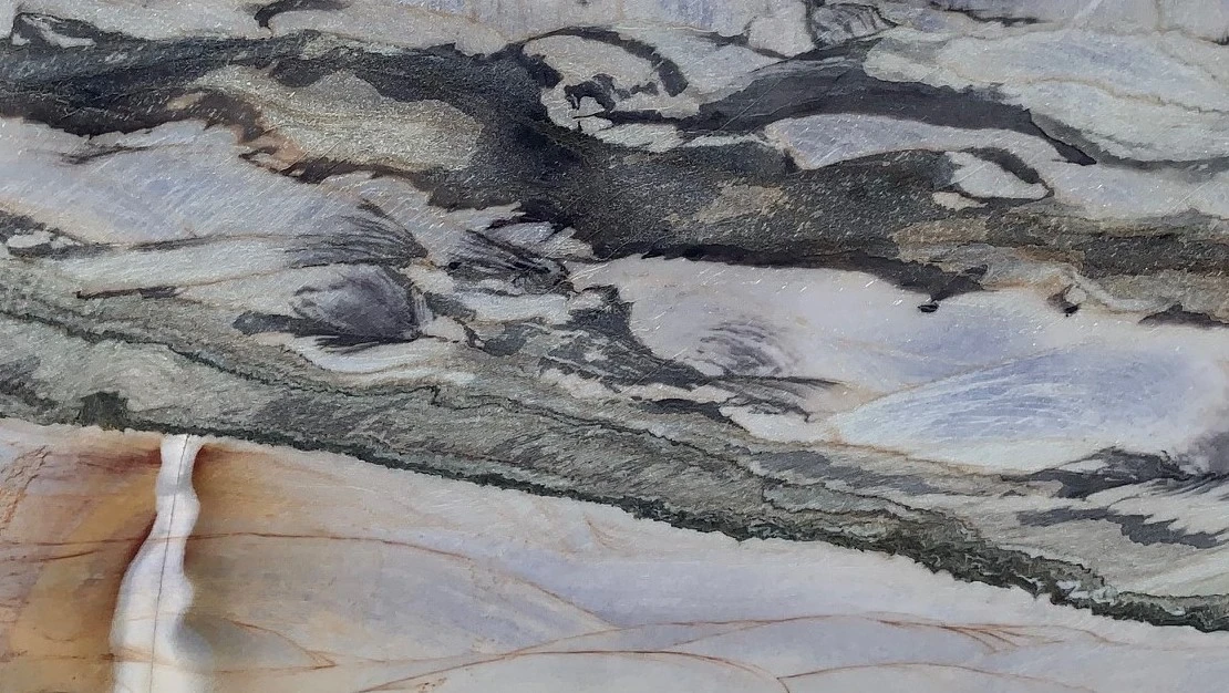 Catalog image for OCEANO POLISHED QUARTZITE 2CM