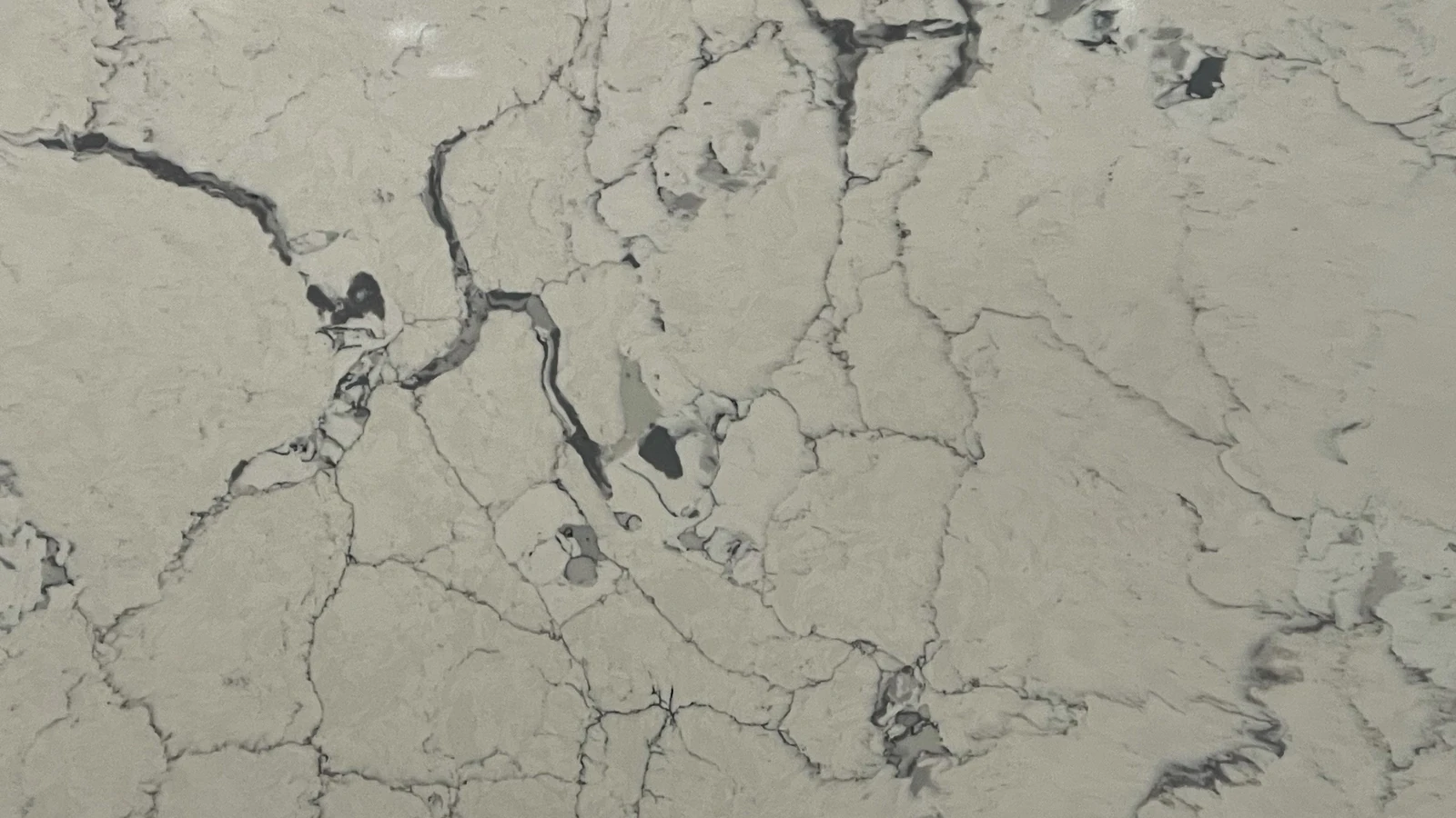 Catalog image for CALACATTA FANTASY POLISHED ME QUARTZ 2CM JUMBO 126X63