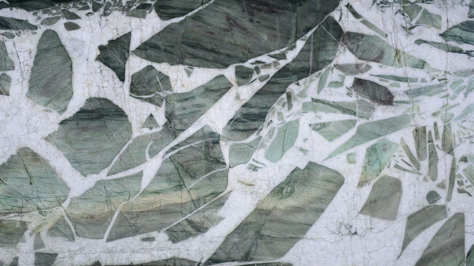 Catalog image for NATURA POLISHED QUARTZITE 2CM