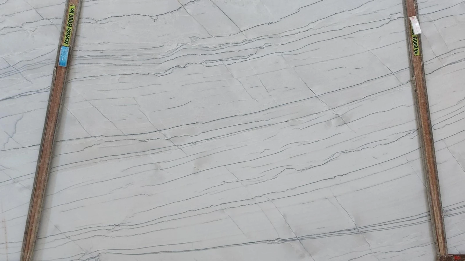 Catalog image for CALACATTA POLISHED QUARTZITE 2CM