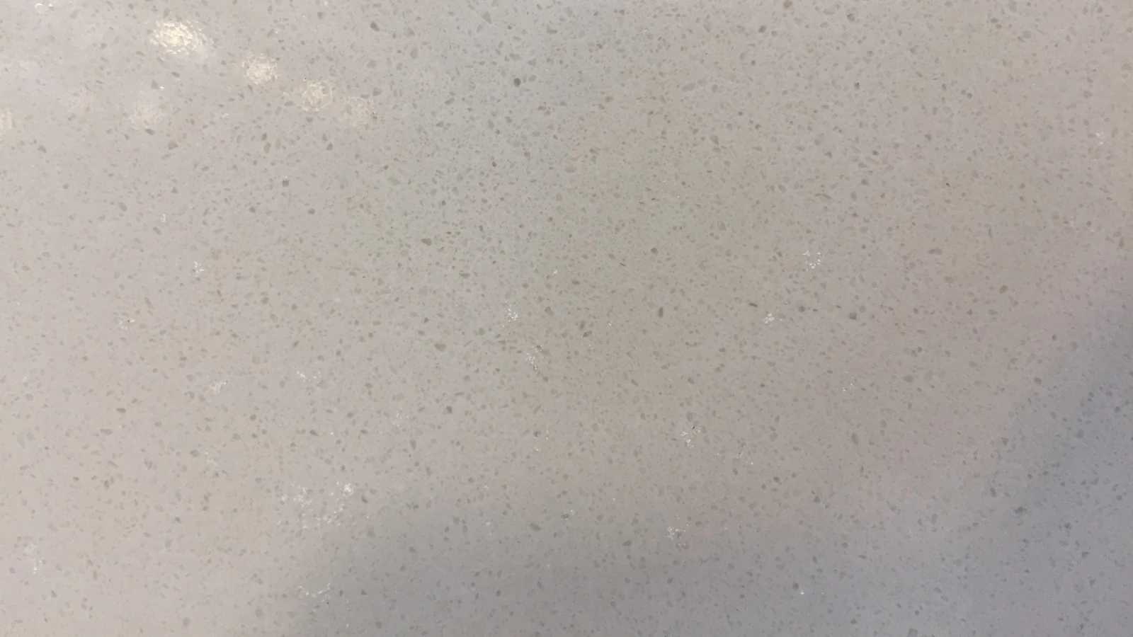 Catalog image for CANVAS POLISHED ME QUARTZ 2CM JUMBO 126X63