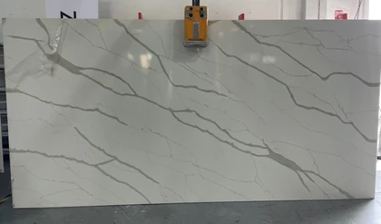 CALACATTA MANHATTAN 2CM JUMBO 126X63 — supplier catalog image