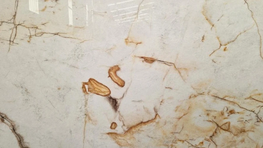 Catalog image for CRISTALLO VERNICIATO POLISHED QUARTZITE 2CM