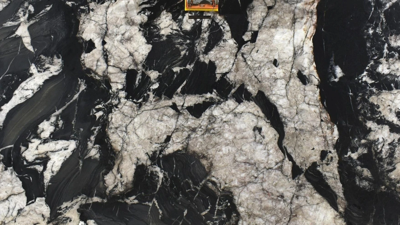 Catalog image for BOTANIC CRYSTAL LEATHER QUARTZITE 2CM