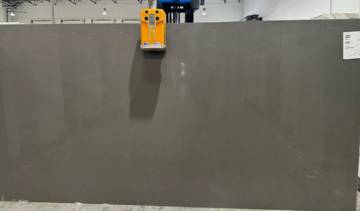 GREY QUARTZ 2CM JUMBO 126X63 — supplier catalog image
