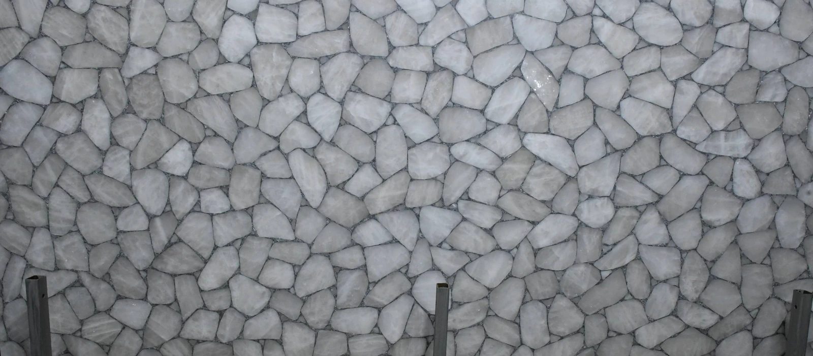SEMI-PRECIOUS MAER CHARM QUARTZ WHITE WITH SILVER FOR INDOOR 2CM POLISHED — supplier catalog image