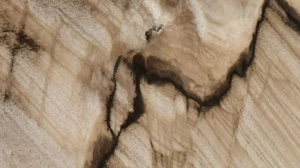 Catalog image for SOHO POLISHED QUARTZITE 2CM