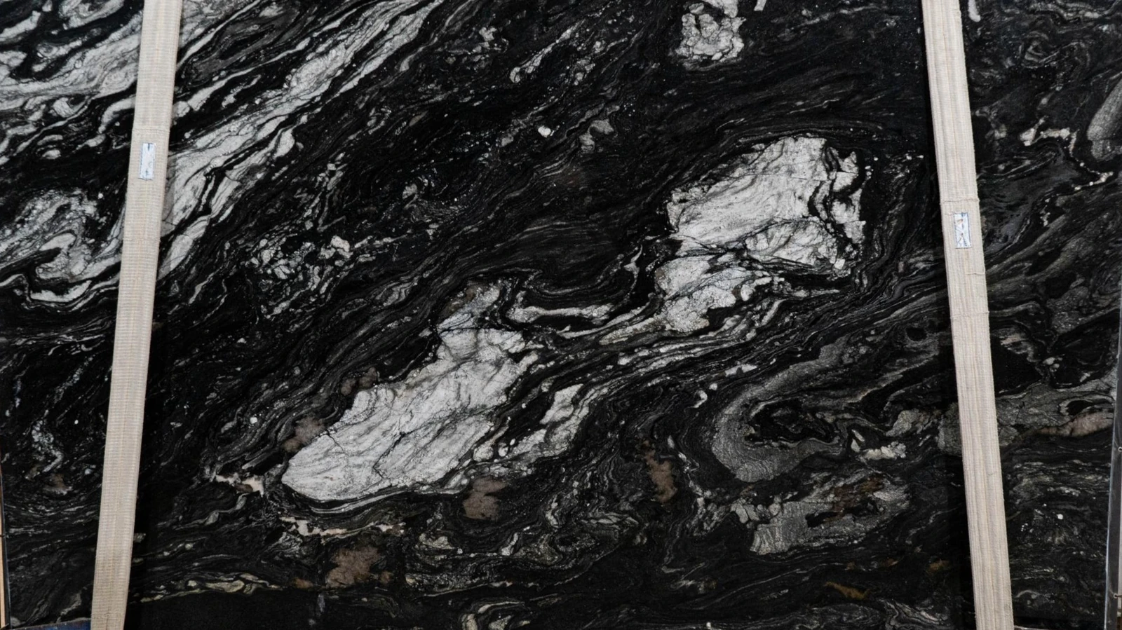 Catalog image for EXPLOSION BLACK LEATHER MATTE GRANITE 2CM