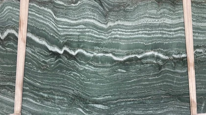 Catalog image for GREEN MAESTRO POLISHED QUARTZITE 2CM