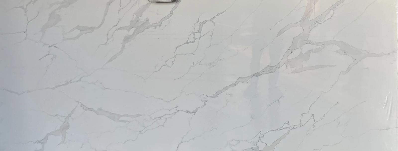 CALACATA SOLANA 2CM JUMBO 126X63 — supplier catalog image