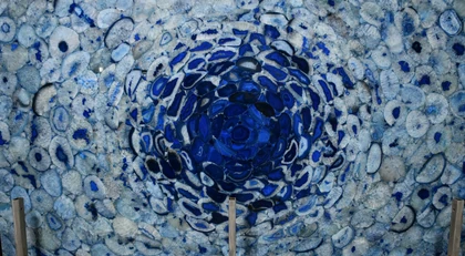 SEMI-PRECIOUS MAER CHARM AGATE BLUE TORNADO 2CM POLISHED — supplier catalog image