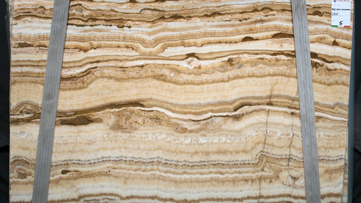 Catalog image for ONICE CAFE EMPERADOR POLISHED ONYX 2CM