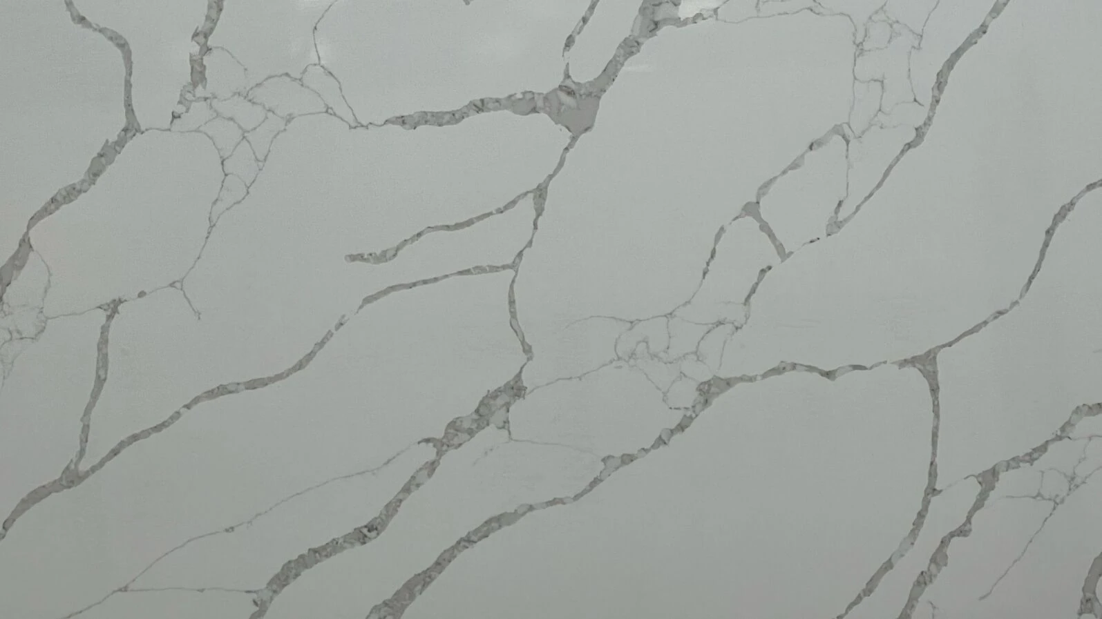 Catalog image for CALACATTA EIFFEL POLISHED ME QUARTZ 2CM JUMBO A 126X63