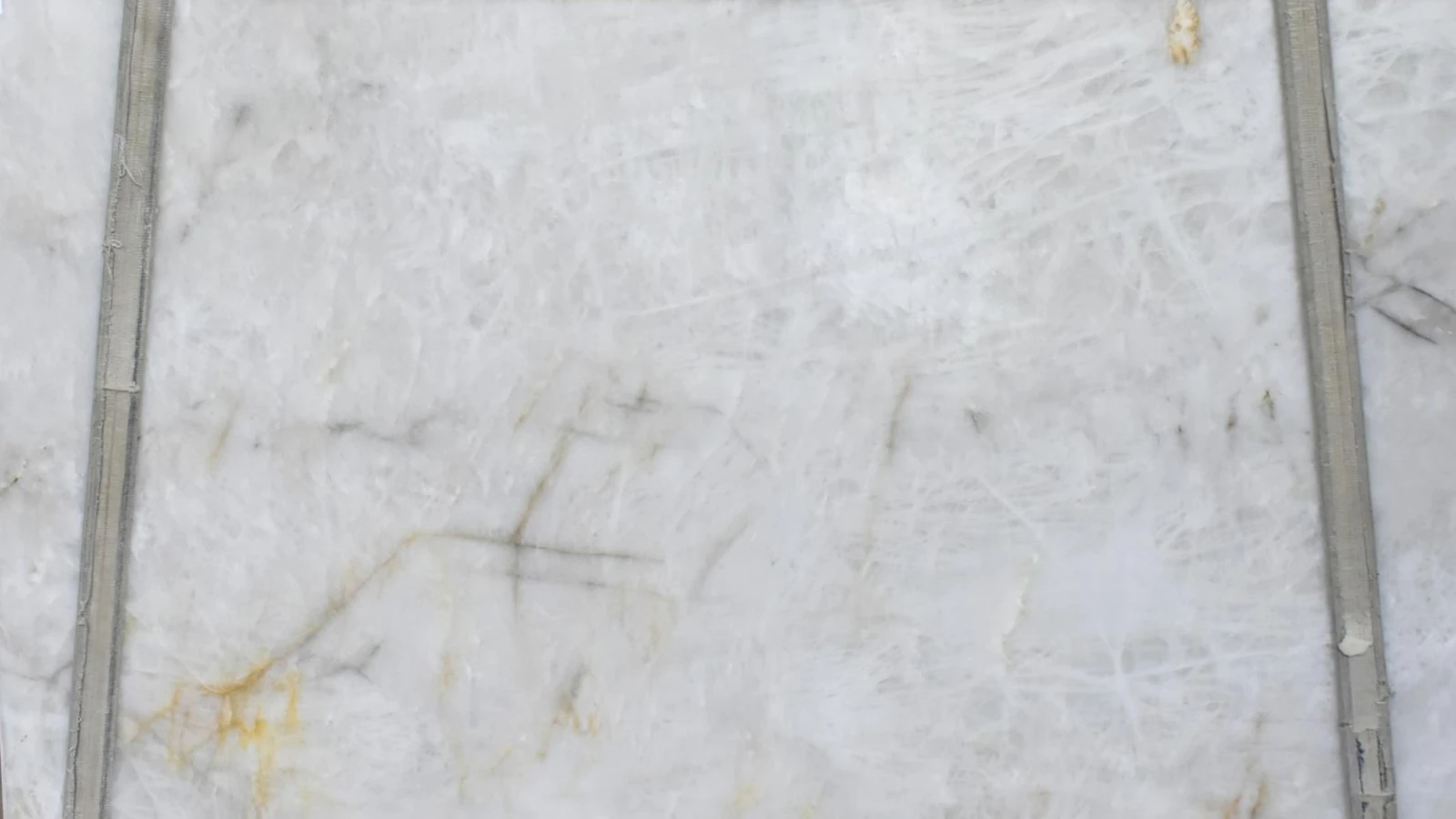 Catalog image for CRYSTAL EXTRA POLISHED QUARTZITE 2CM