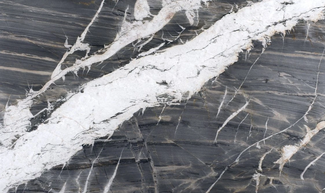 PARAMOUNT QUARTZITE 2CM POLISHED — supplier catalog image