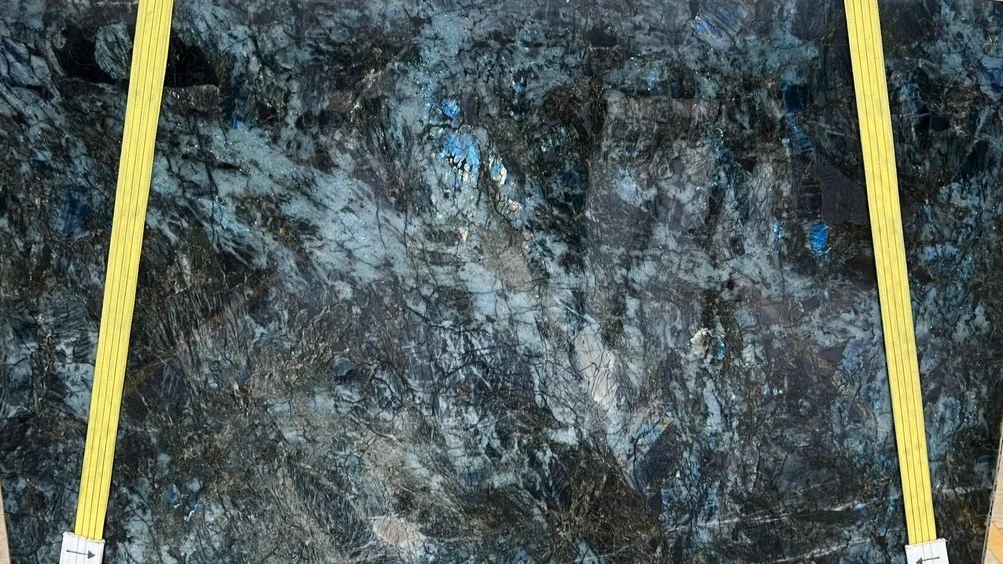 Catalog image for LEMURIAN BLUE QUARTZITE 2CM