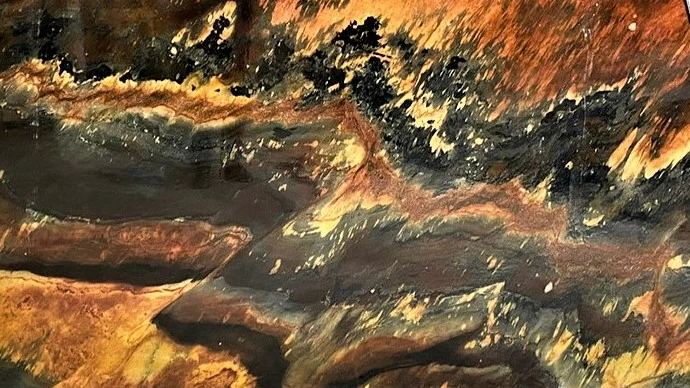 Catalog image for MARS POLISHED QUARTZITE 2CM