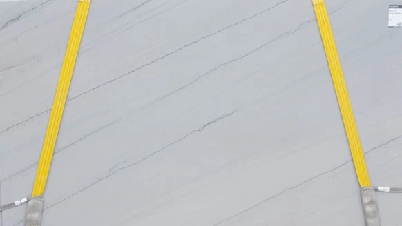 Catalog image for WHITE OBLIQUE POLISHED QUARTZITE 2CM