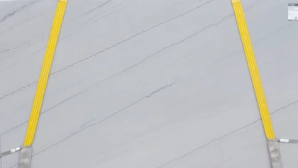 Catalog image for WHITE OBLIQUE POLISHED QUARTZITE 2CM