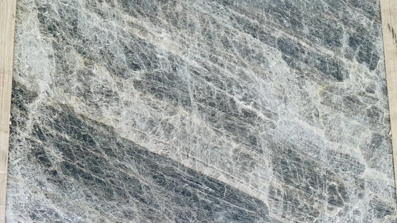 Catalog image for PERLA BLUE POLISHED QUARTZITE 2CM