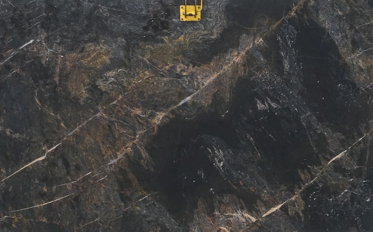 LAVA ORO 2CM POLISHED — supplier catalog image