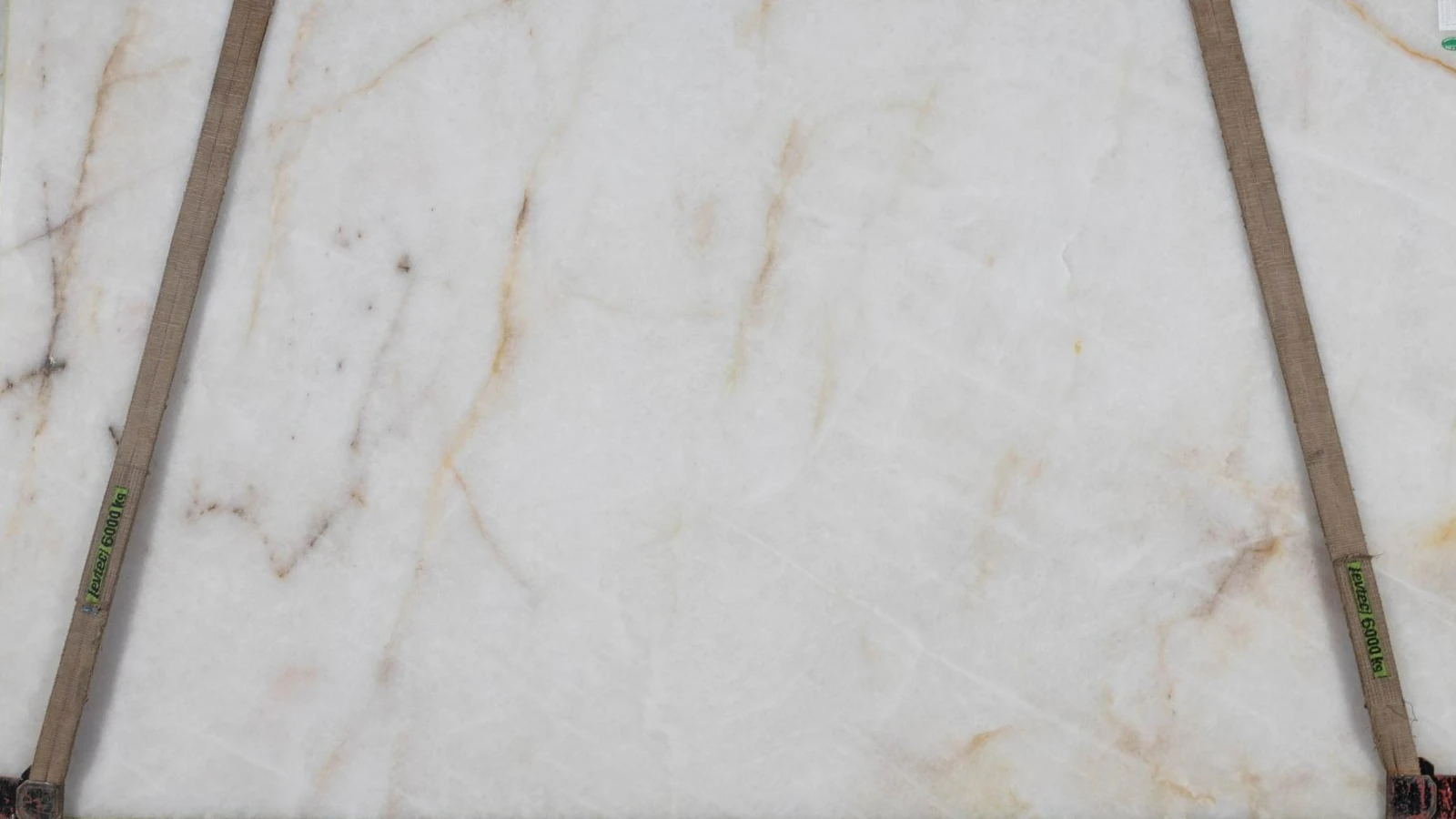 Catalog image for CRYSTAL SAINT POLISHED QUARTZITE 2CM