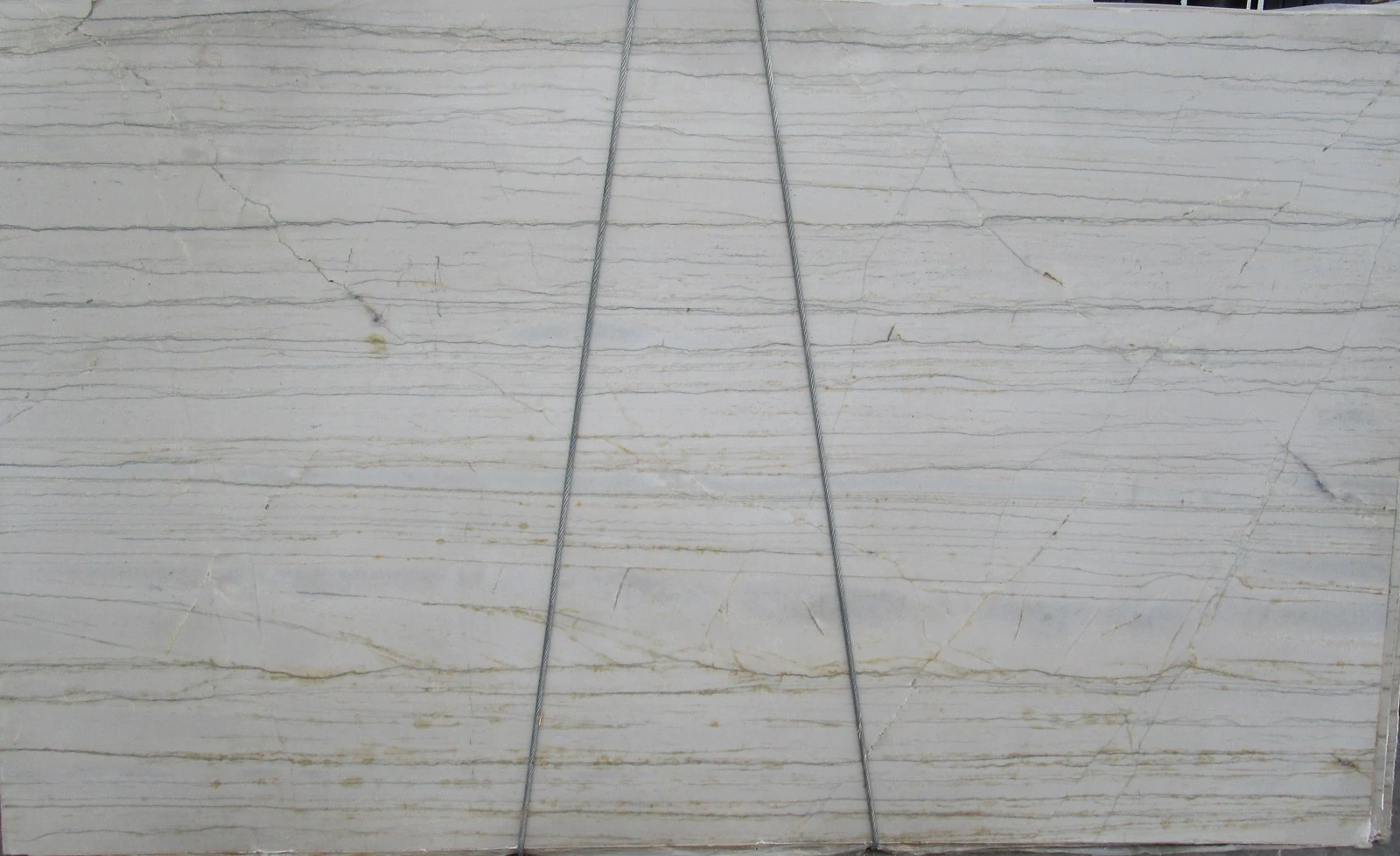 WHITE MACAUBAS 2CM POLISHED — supplier catalog image