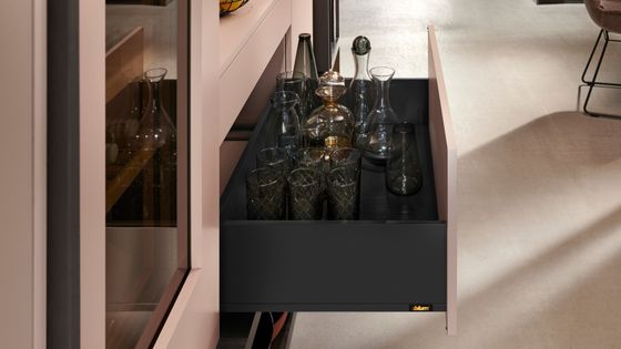 LEGRABOX manufacturer family illustration